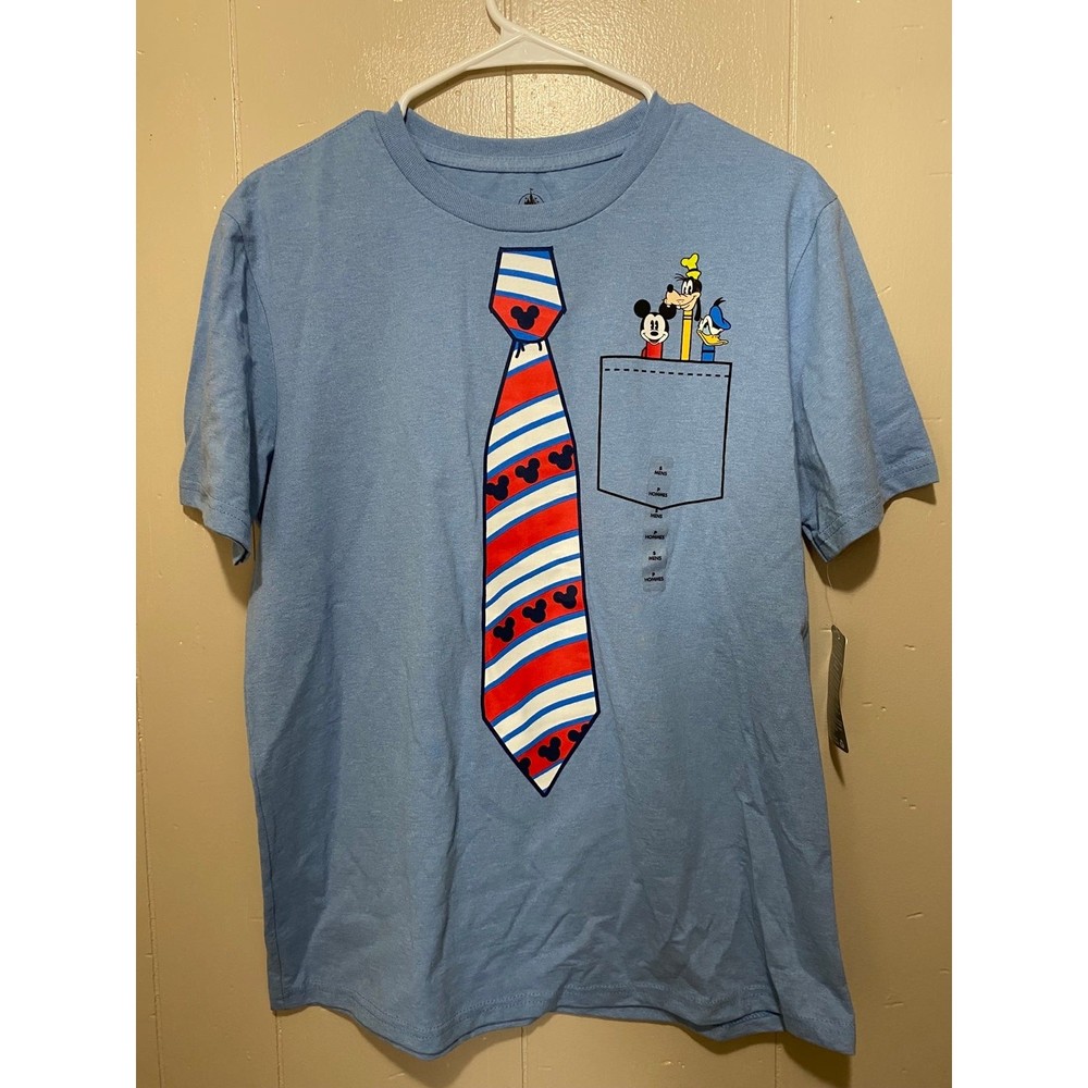 Men’s S NWT Disney Parks Mickey and Friends T-Shirt Disney World